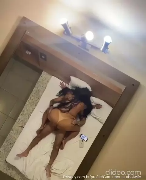 Conductor de camión hotwife teniendo sexo con su amante en el motel